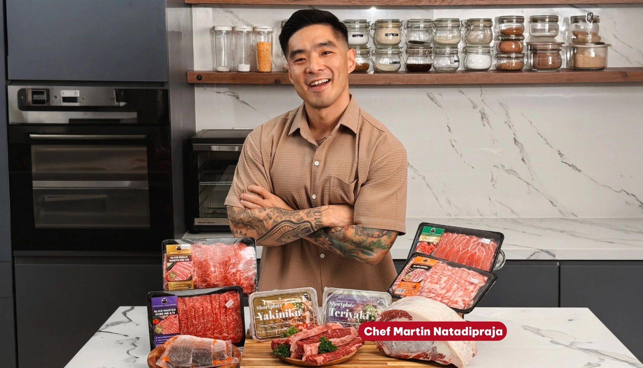 Chef Martin bersama pilihan produk Healthy Wagyu